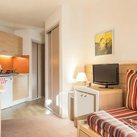 Aparthotel Pierre & Les Nereides 3*