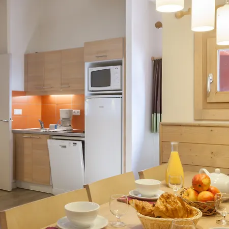 Pierre & Les Nereides Apartmanhotel 3*
