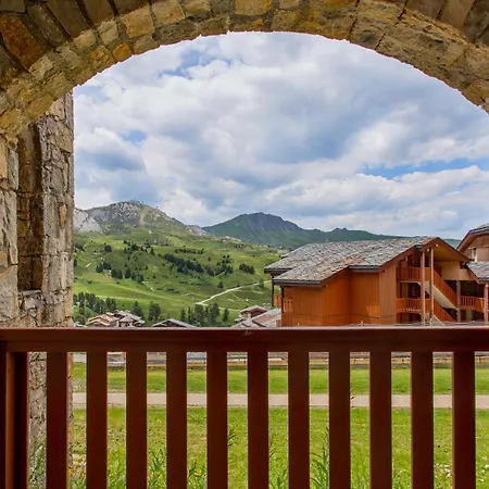 Pierre & Les Nereides 3*